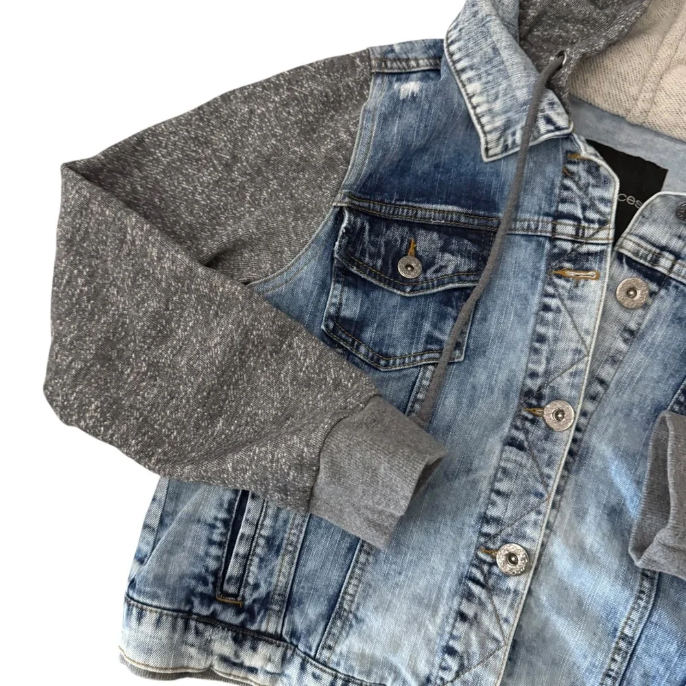 Maurices Hooded Denim Jacket Womens M Medium Blue Gray Mixed Media Trucker
